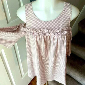 Size M Lauren Conrad ruffle front cold shoulder top